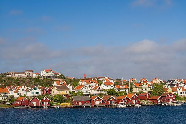 Bibikow, Walter 아티스트의 Sweden-Bohuslan-Hovenaset-coastal village view작품입니다.